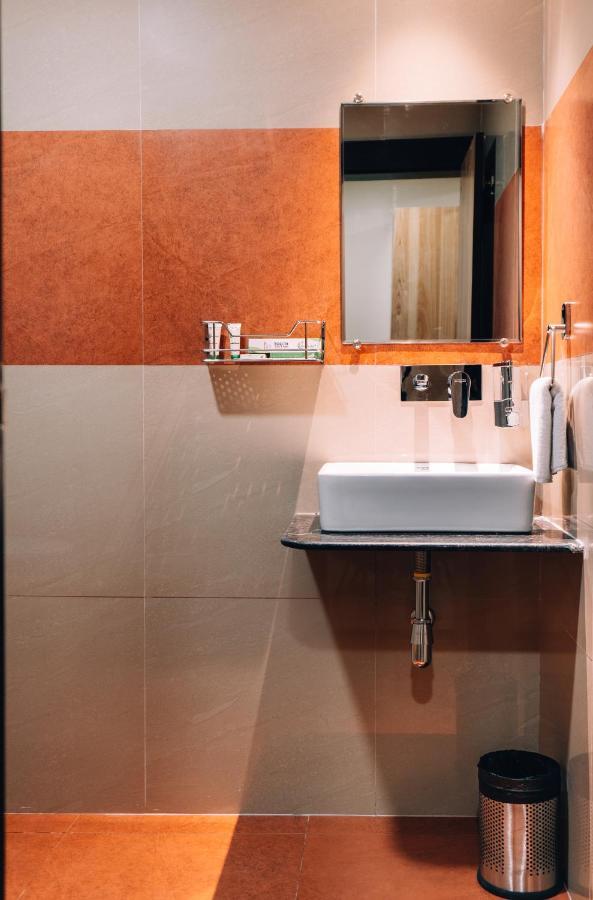 Geet Kavya Inn Bhopal Exterior foto